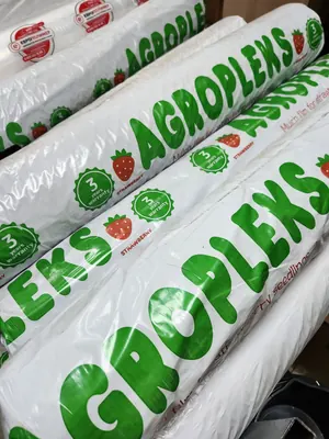 Плёнка полиэтиленовая agroPLEKS strawberry (клубничная с перфорацией) (1,1×1000м)
